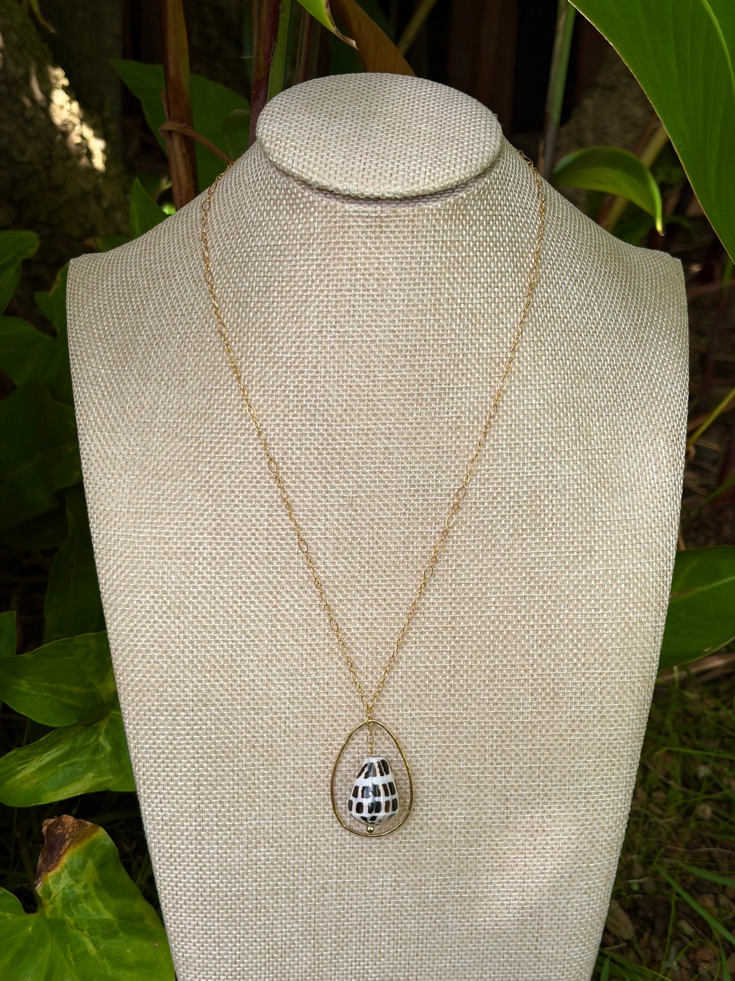 Pūpūʻala Halo Necklace