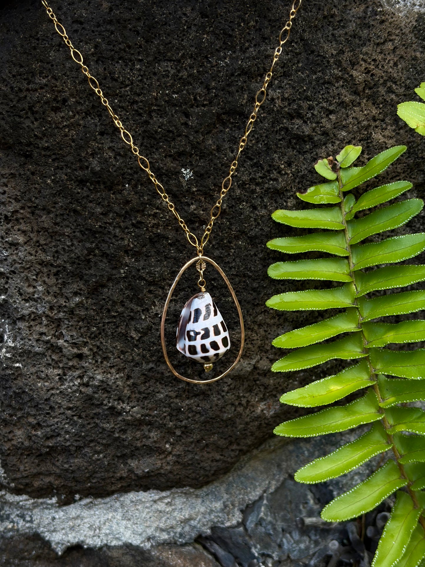 Pūpūʻala Halo Necklace