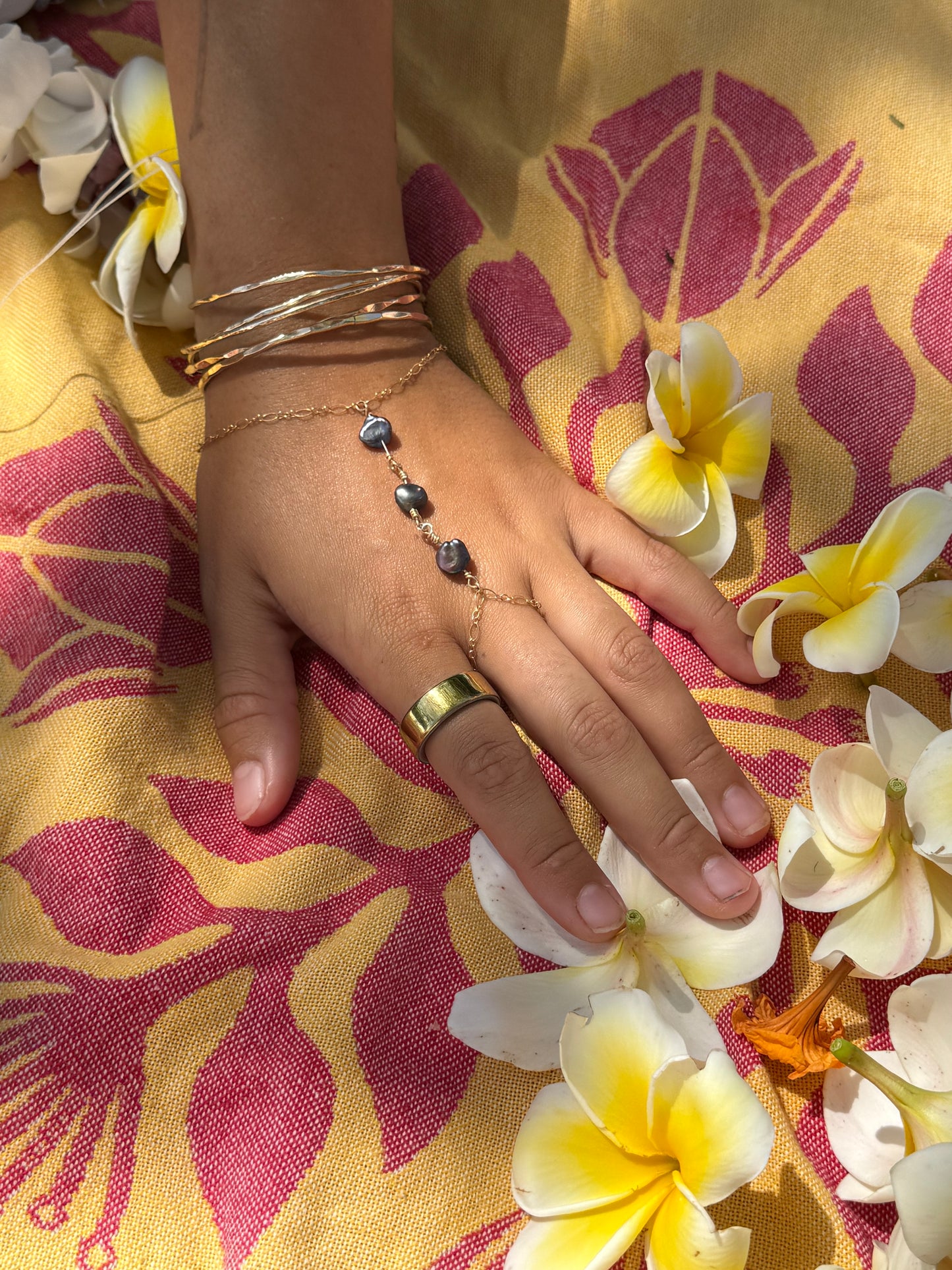 Midnight Siren Hand Chain
